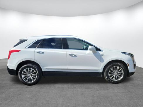 Used 2019 Cadillac XT5 Luxury image 2