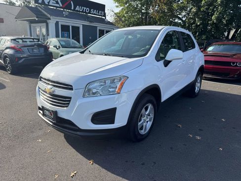 Used 2016 Chevrolet Trax LS image 1