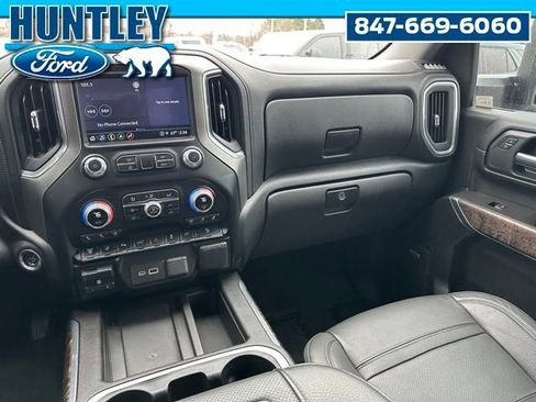 Used 2021 GMC Sierra 3500 Denali w/ Denali Ultimate Package image 11