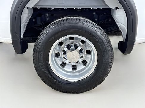 Used 2025 GMC Sierra 3500 Denali w/ Denali Reserve Package image 33