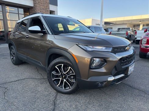 Used 2022 Chevrolet TrailBlazer ACTIV w/ Sun and Liftgate Package image 2