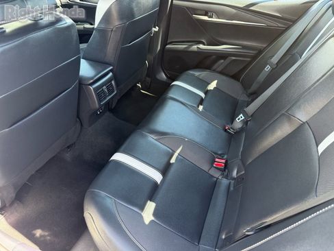 Used 2025 Toyota Camry SE image 25