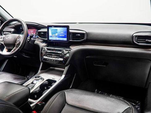 Used 2022 Ford Explorer Limited w/ Equipment Group 301A image 18