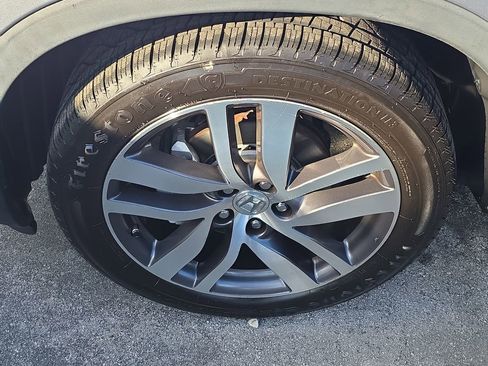 Used 2018 Honda Pilot Touring image 5