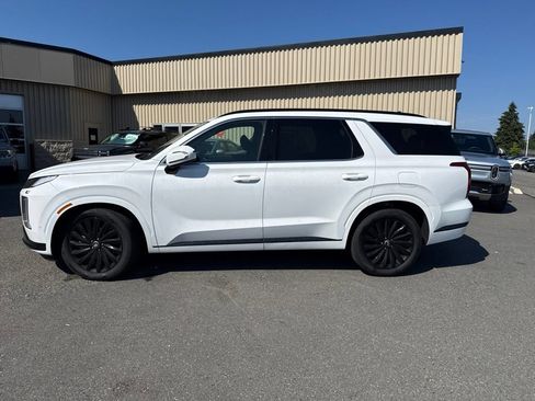 Used 2025 Hyundai Palisade Calligraphy AWD/4WD image 2