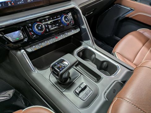 Used 2024 GMC Sierra 1500 Denali Ultimate image 13