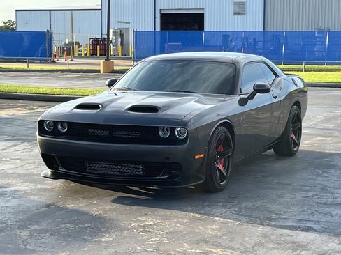 Used 2022 Dodge Challenger SRT Hellcat Redeye RWD image 3