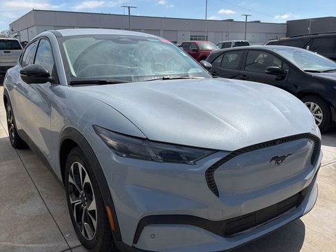 Used 2025 Ford Mustang Mach-E Select w/ Comfort Package Lite image 1