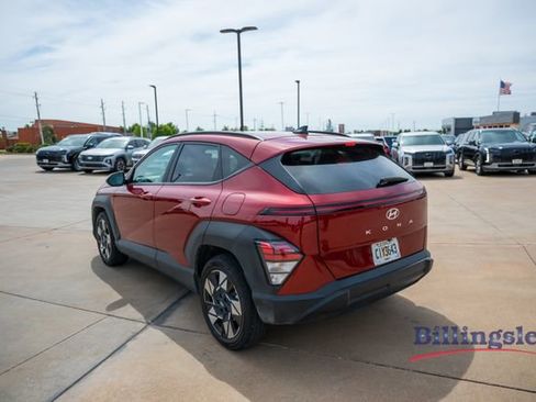 Used 2025 Hyundai Kona SEL FWD image 3