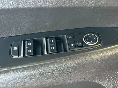 Used 2023 Kia Forte LXS w/ LXS Technology Package image 13