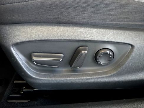 Used 2018 Toyota Camry LE FWD image 16