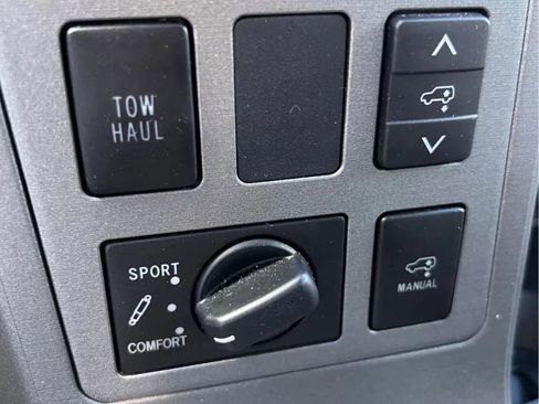 Used 2014 Toyota Sequoia Platinum image 5