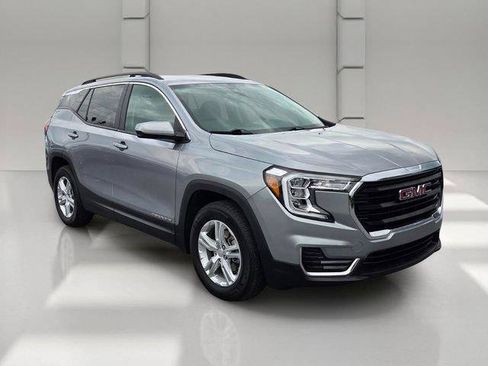 Certified 2024 GMC Terrain SLE w/ Driver Convenience Package FWD image 7
