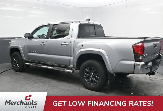 Used 2022 Toyota Tacoma SR5 AWD/4WD image 4