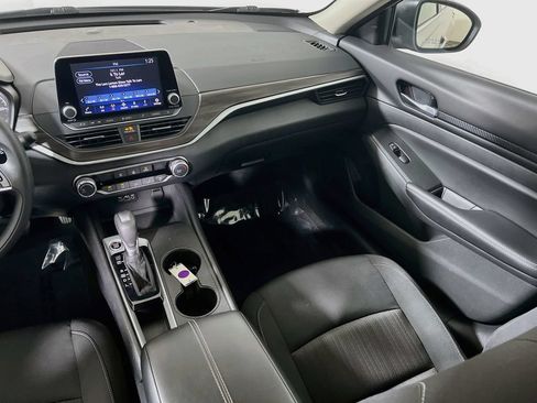 Used 2025 Nissan Altima 2.5 SV FWD image 20