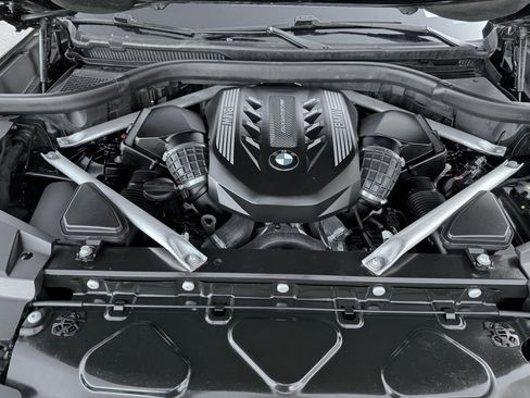 Used 2020 BMW X5 M50i image 13