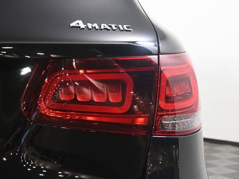 Used 2022 Mercedes-Benz GLC 300 4MATIC image 13