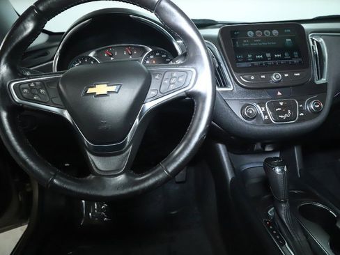Used 2018 Chevrolet Malibu LT image 29