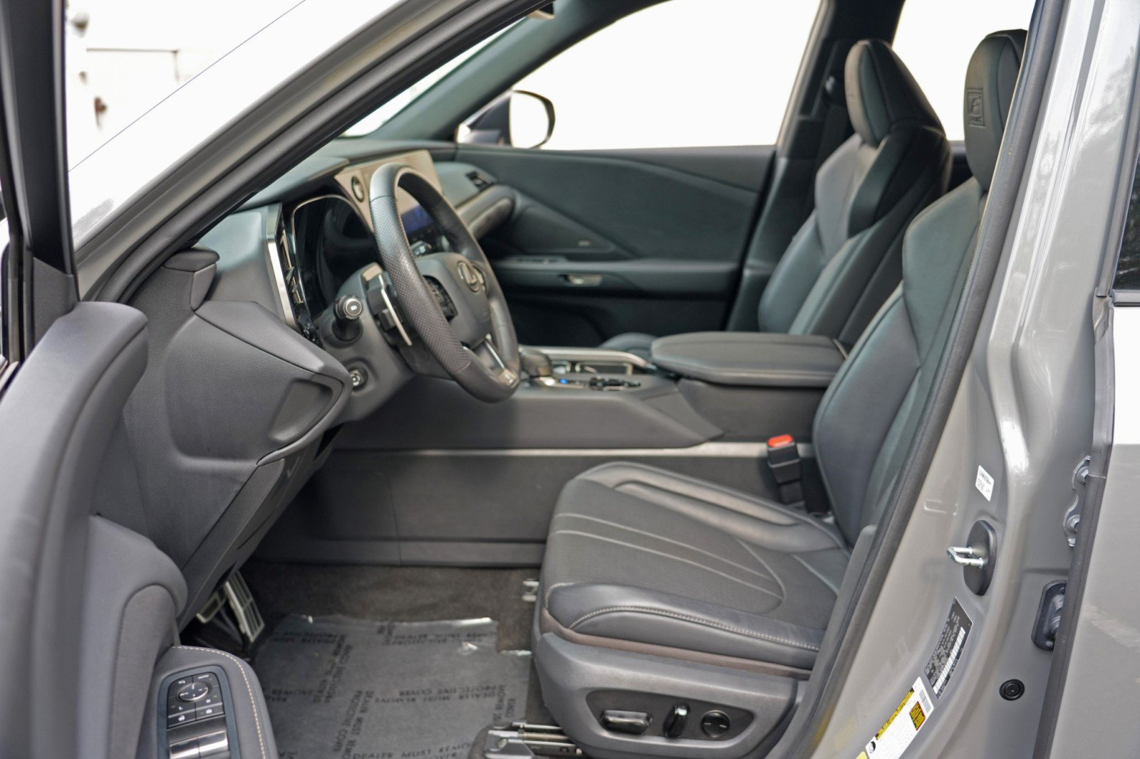 Used 2024 Lexus TX 500h AWD w/ Technology Package image 16
