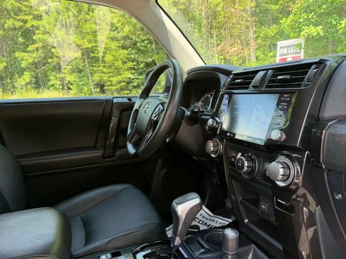 Used 2020 Toyota 4Runner TRD Off-Road Premium w/ Moonroof Package AWD/4WD image 28