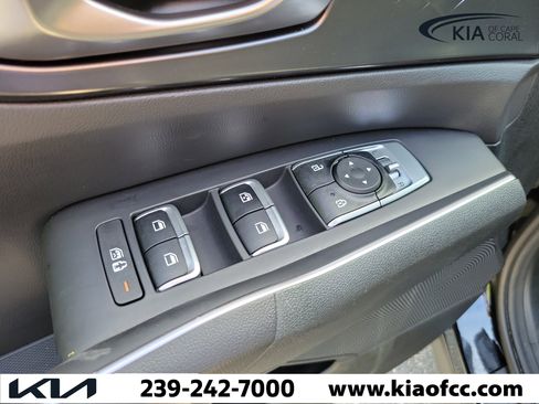 Used 2023 Kia Sorento LX FWD image 21