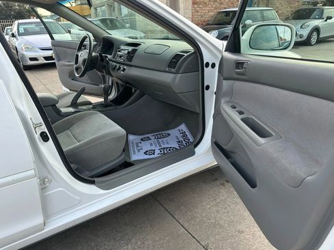 Used 2002 Toyota Camry LE image 10