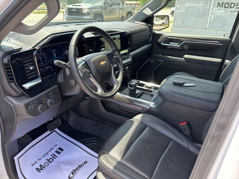 Used 2024 Chevrolet Silverado 1500 LTZ AWD/4WD image 20