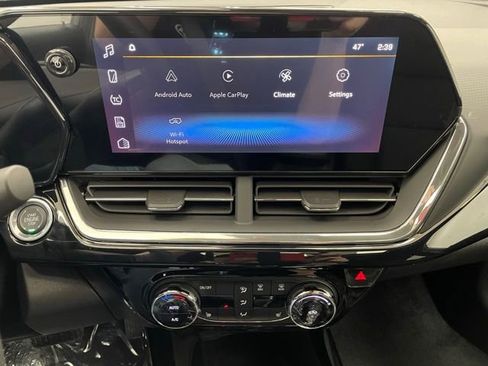 New 2026 Chevrolet Trax RS w/ Sunroof Package FWD image 3