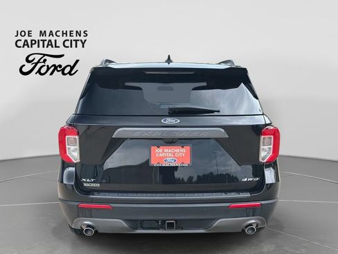 Used 2022 Ford Explorer XLT w/ Equipment Group 202A AWD/4WD image 6