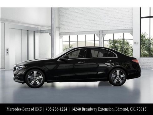 Used 2025 Mercedes-Benz C 300 4MATIC Sedan image 35