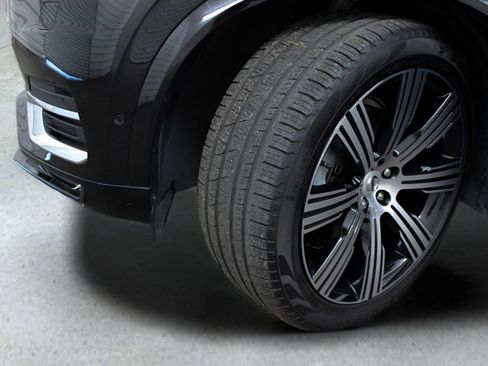 Used 2023 Volvo XC90 B6 Ultimate w/ Lounge Package image 48