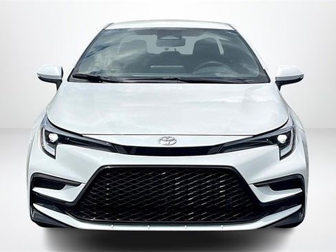 Used 2025 Toyota Corolla SE image 3