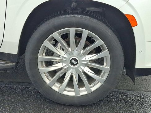 Used 2021 Cadillac Escalade Premium Luxury w/ Performance Package image 8