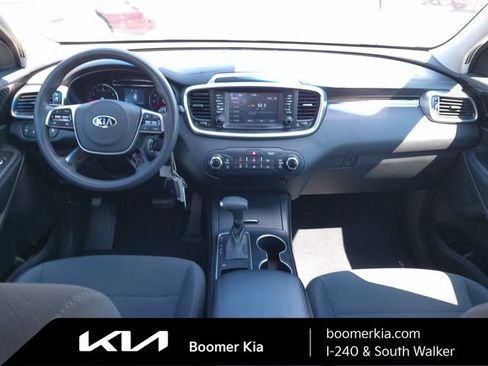Used 2019 Kia Sorento FWD image 10