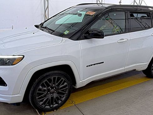 Used 2022 Jeep Compass High Altitude AWD/4WD image 2