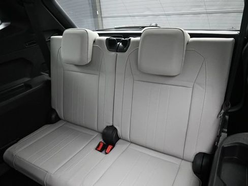 Used 2023 Volkswagen Tiguan SE R-Line FWD image 31