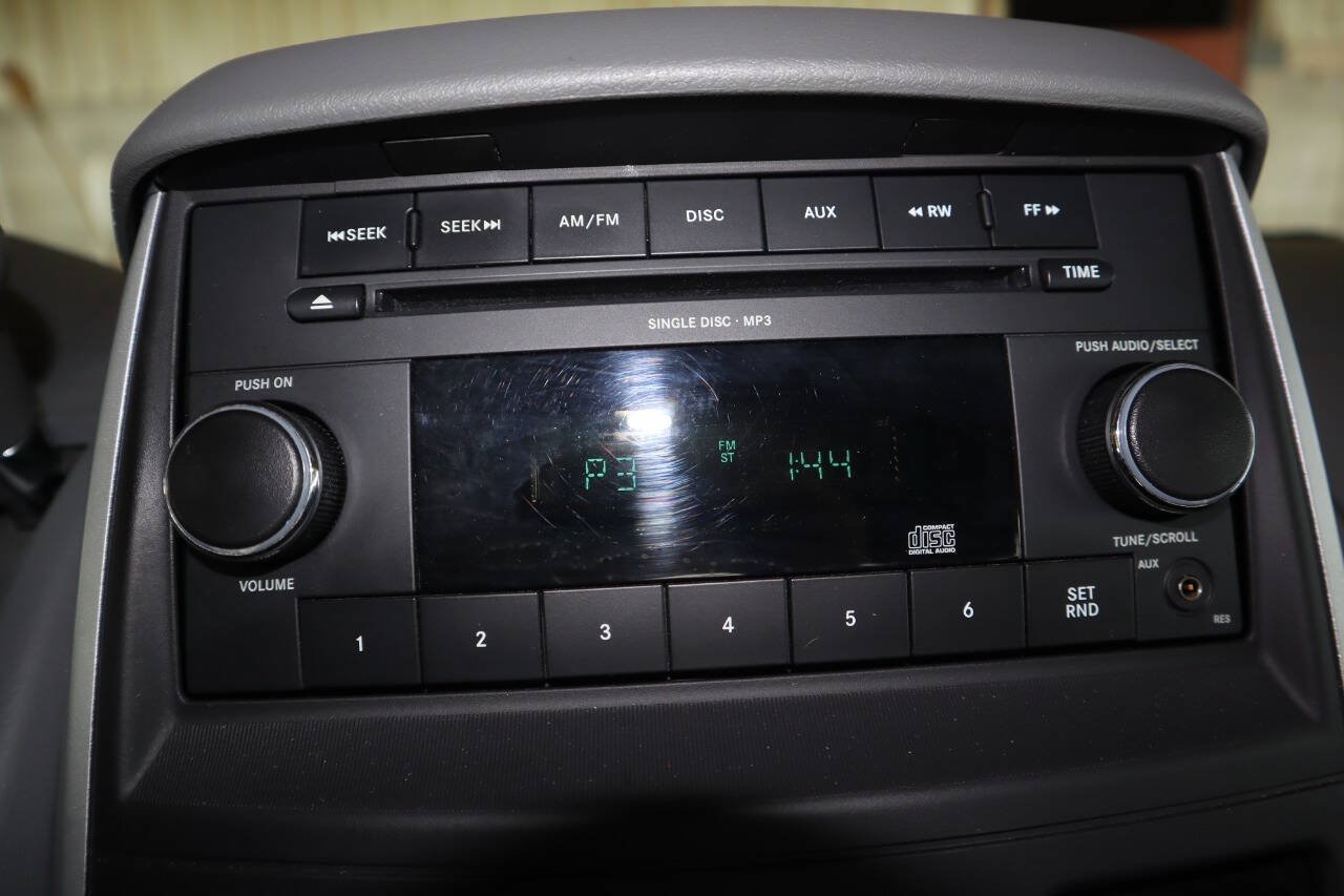 Used 2010 Dodge Grand Caravan SE FWD image 38