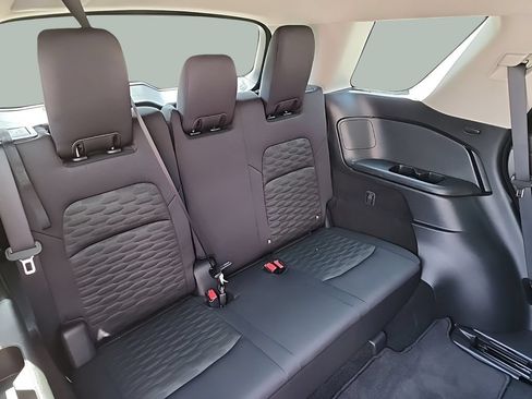 Used 2025 Nissan Pathfinder SV FWD image 13
