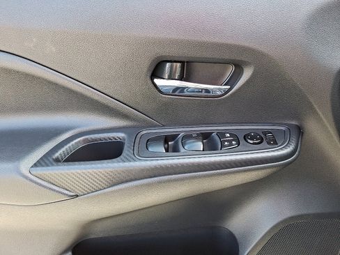 Used 2023 Nissan Versa SV image 9