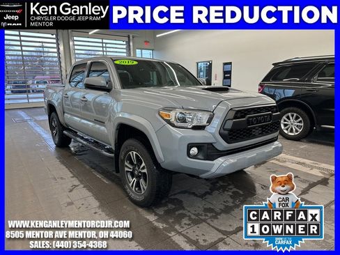 Used 2019 Toyota Tacoma TRD Sport image 1