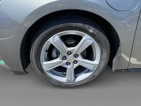 Used 2017 Chevrolet Volt LT w/ Comfort Package FWD image 9