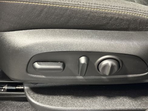 Used 2020 Chevrolet Equinox LT FWD image 15