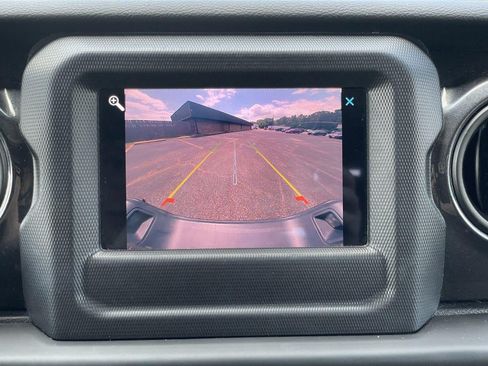 Used 2020 Jeep Gladiator Sport AWD/4WD image 23