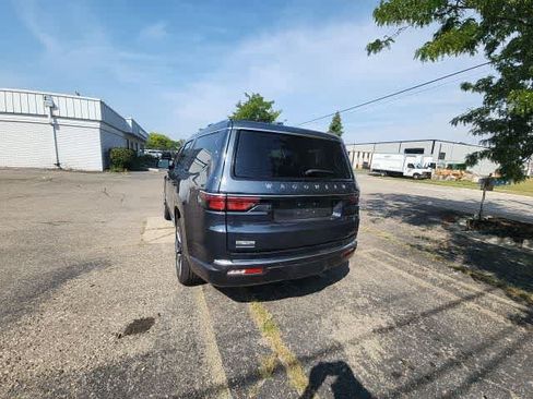 Used 2022 Jeep Wagoneer Series III w/ Premium Group I AWD/4WD image 16