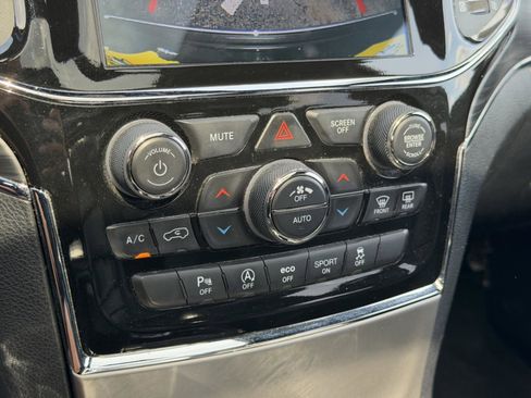 Used 2021 Jeep Grand Cherokee Limited w/ Luxury Group II AWD/4WD image 22