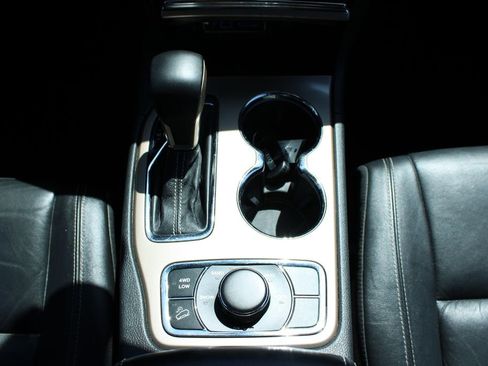 Used 2016 Jeep Grand Cherokee Limited image 23