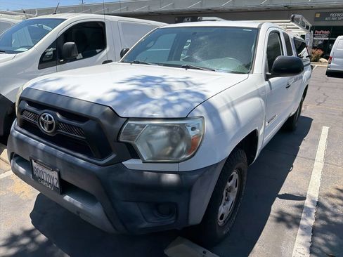 Used 2015 Toyota Tacoma 2WD Access Cab image 1
