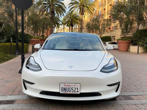 Used 2018 Tesla Model 3 Mid Range image 4
