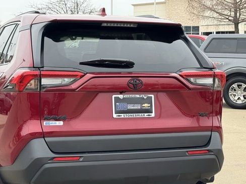 Used 2025 Toyota RAV4 XLE Premium image 8