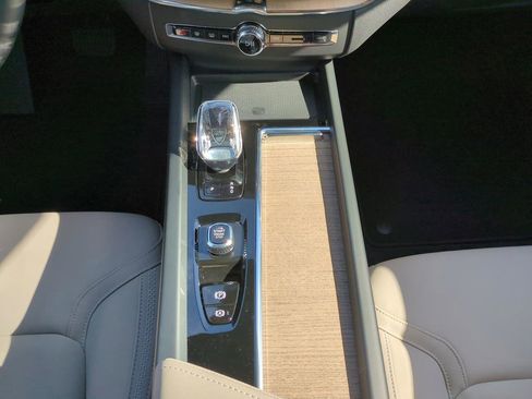 New 2026 Volvo XC60 B5 Plus w/ Climate Package image 15